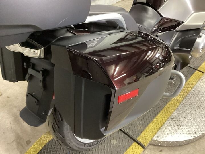 only 10518 miles bmw top box crashbars case savers highway pegs saddle bag