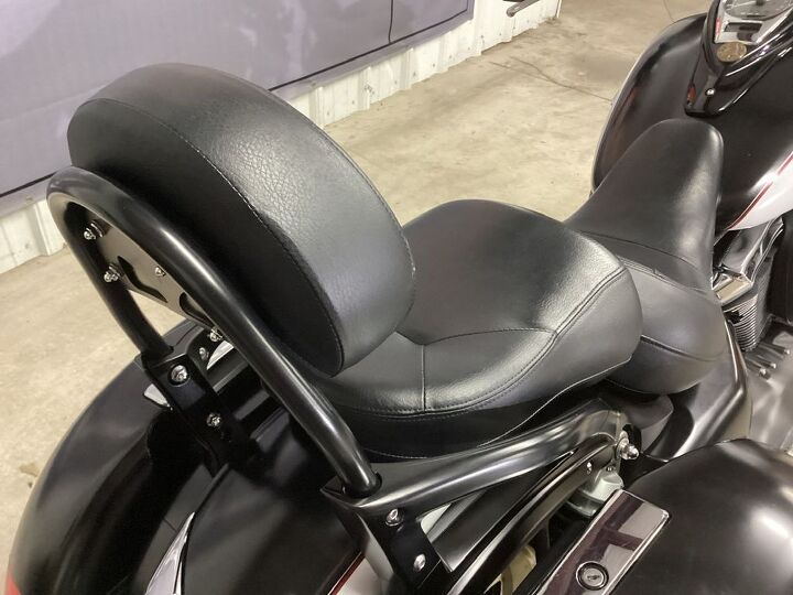 only 16 260 miles vance and hines exhaust backrest windshield with lowers
