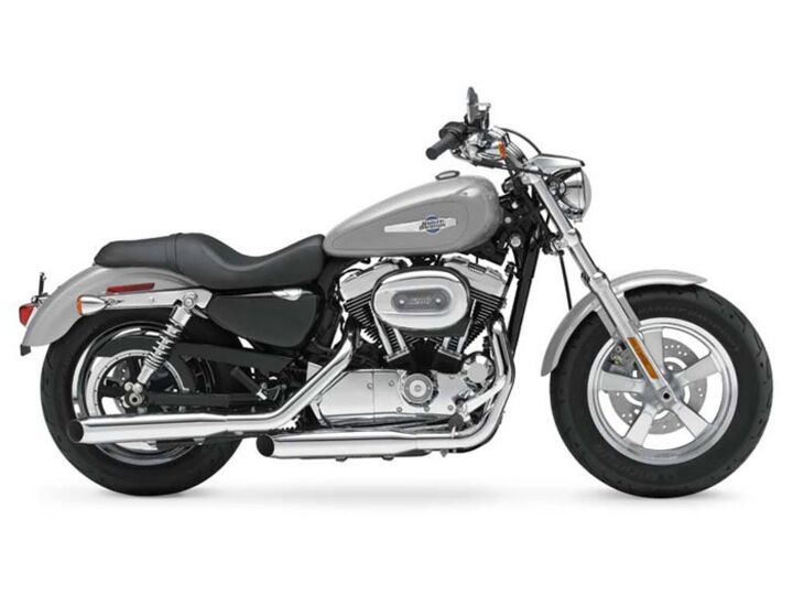 only 10 359 miles vance and hines exhaust fuel injected led tail light and