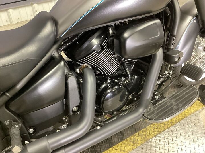 only 1665 miles vance and hines exhaust upgraded high flow intake upgraded