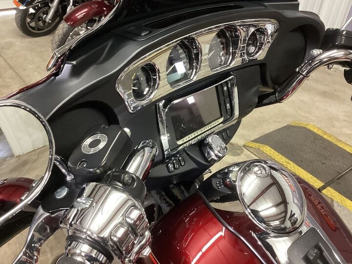 only 10 606 miles cobra exhaust upgraded handlebars hd daymaker led headlight