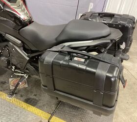 only 6589 miles 1 owner givi hard case luggage abs puig crash bar tank grip