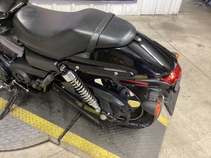 only 5 044 miles vance and hines 2 into 1 exhaust upgraded black handlebars
