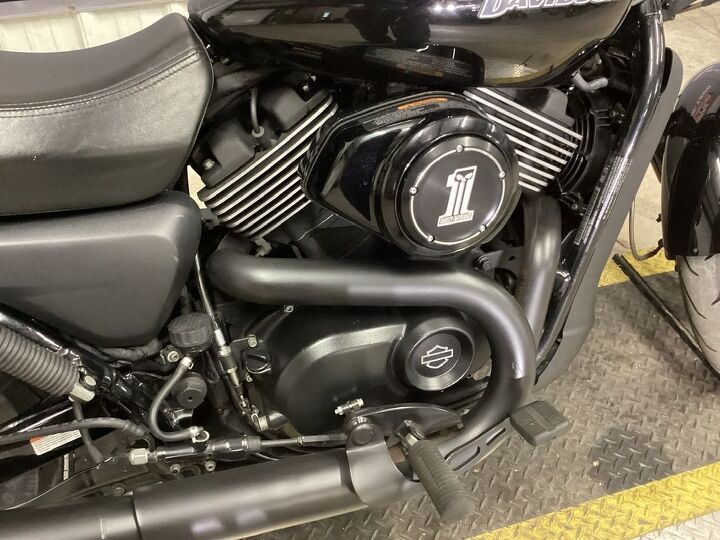 only 5 044 miles vance and hines 2 into 1 exhaust upgraded black handlebars