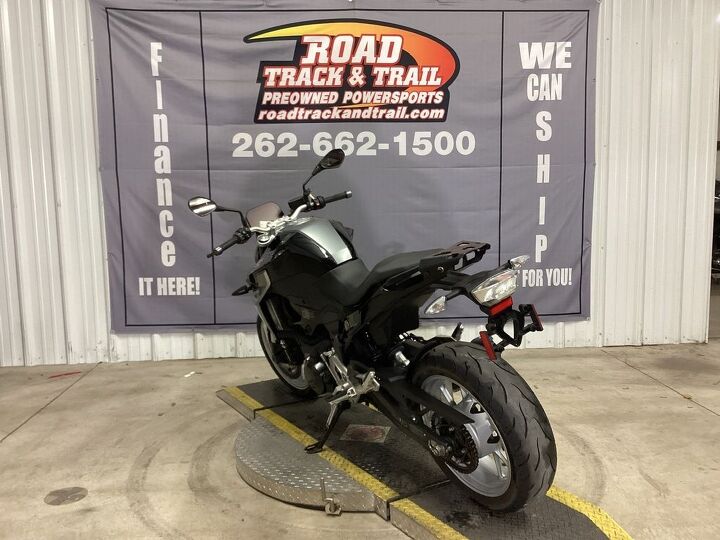 only 13 883 miles abs traction control heated grips engine drag torque
