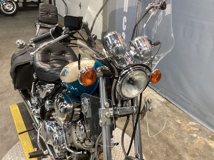 only 29 734 miles windshield with lowers backrest rack saddlebags chrome side