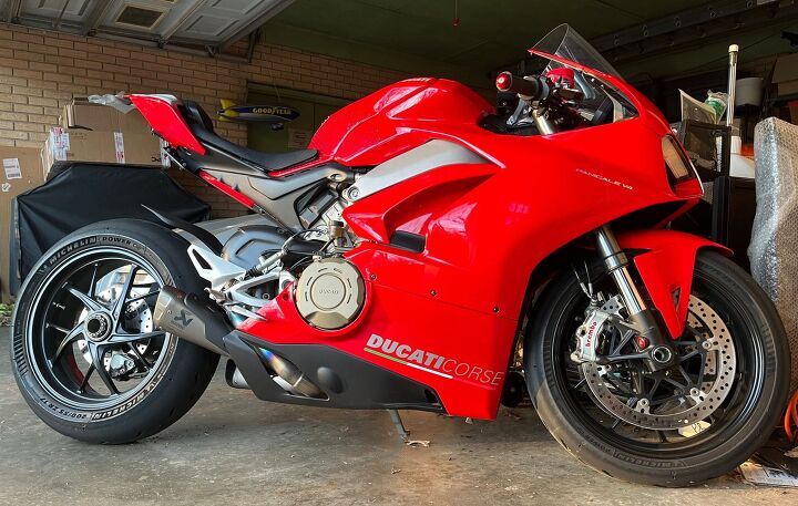 panigale v4 with ducati corse akrapovic exhaust and tune