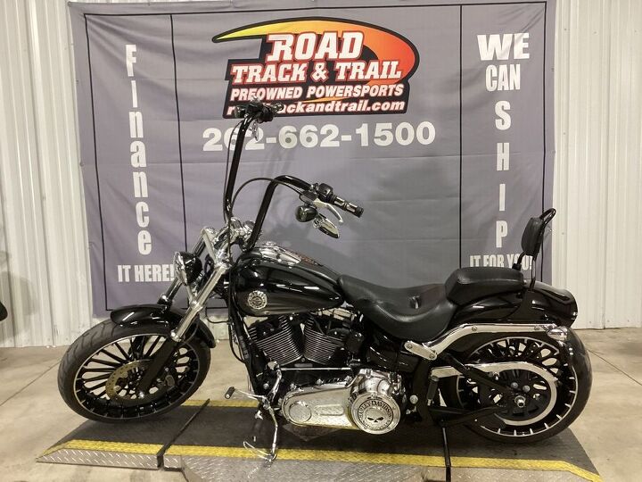 only 14390 miles vance and hines exhaust screamin eagle contrast cut high flow