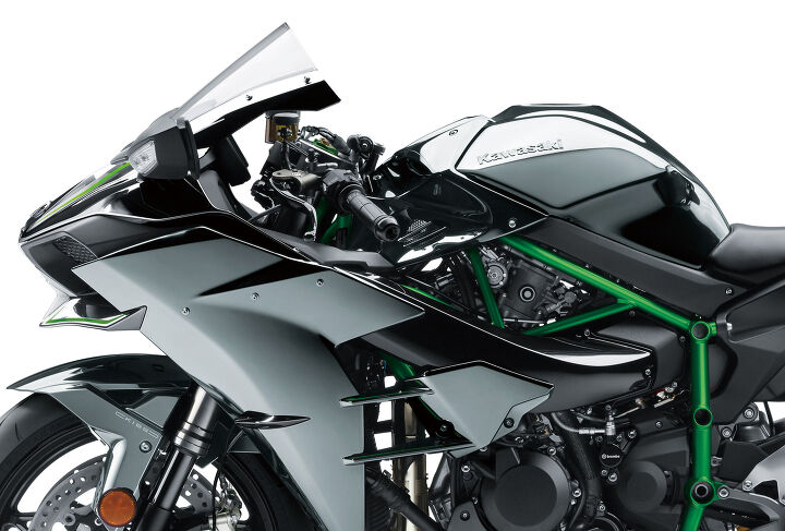 how does kawasaki s self healing paint work, Even minor scratches can be easily noticeable on the Kawasaki Ninja H2 s highly reflective Mirror Coated Spark Black paint