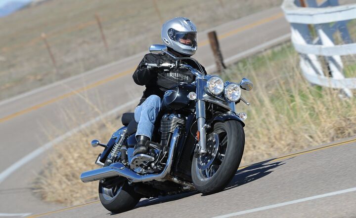 2014 triumph thunderbird commander and thunderbird lt first ride review, Handling is responsive for a big long bike More ground clearance would be nice though