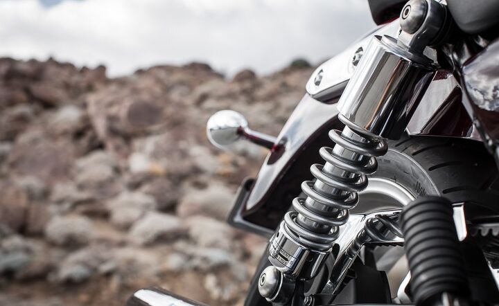 2014 triumph thunderbird commander and thunderbird lt first ride review, The shock s dual rate springs are partially hidden but they do the job