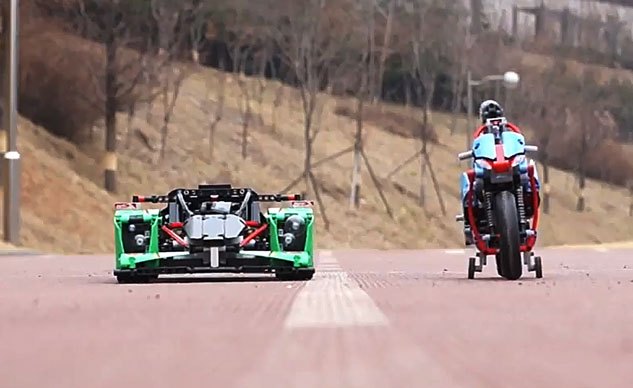 Weekend Awesome - Motorcycle Vs. Car, the Lego Edition