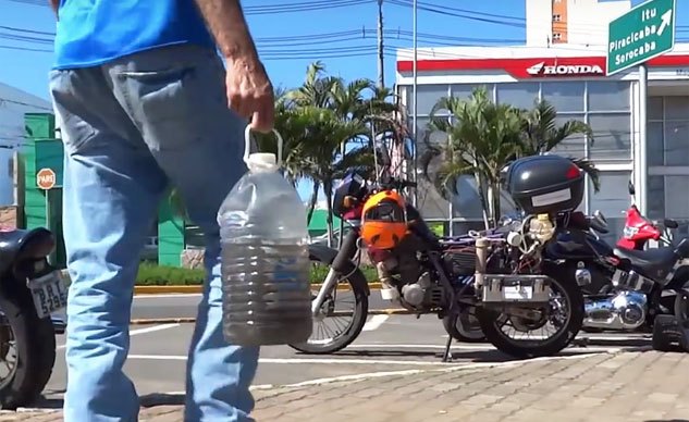 Weekend Awesome – Brazilian Motorcycle Gets 1176 Mpg … of Water?