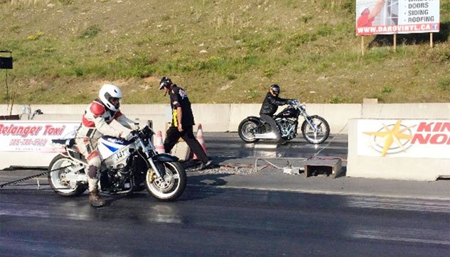 motorcycle drag racing at king of the north dragway video, I couldn t wait to see these bikes go head to head