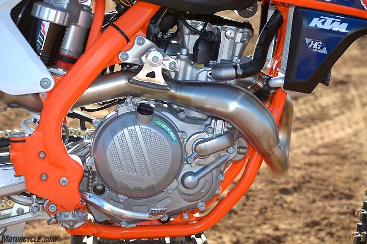 honda crf450r vs husqvarna fc450 vs kawasaki kx450f vs ktm 450 sx f vs suzuki, The KTM s SOHC engine is supposed to be tuned identically to the Husqvarna s and yet the KTM made less horsepower on the dyno 52 5 at 9800 rpm and felt faster on the track