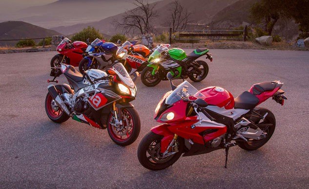 2017 superbike street shootout, Two years ago BMW s S1000RR defeated Aprilia s RSV4 RR by 0 5 the CBR1000RR was already ancient Ducati had Panigales in its media pool and we didn t even bother including a Gixxer 2017 is a changed superbike landscape