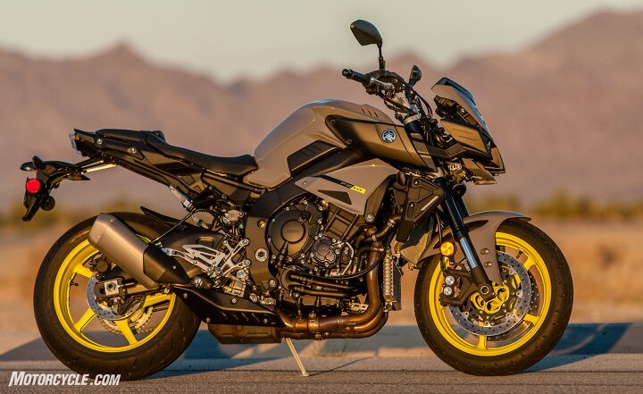 2017 supernaked streetfighter shootout, The FZ 10 s relatively low footpeg position is great for rider comfort in the real world but they do touch down awful early when the going gets extra sporty