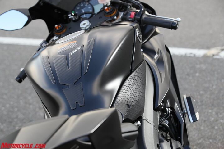 2017 Yamaha YZF-R6 Review | Motorcycle.com