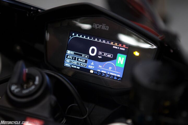 2017 aprilia rsv4 rr rf review first ride, The new full color TF display is second best one I ve seen this year next to Triumph s new Street Triple RS You can choose between two screens Road and Race both with night and day backlighting