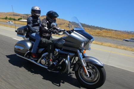 manufacturer kawasaki 2010 kawasaki vulcan 1700 voyager review 90163, Hitting the road on the Voyager Note the relaxed leg positions