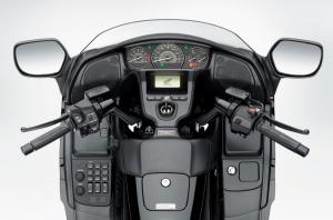 how to choosing the right type of motorcycle 91554, High end tourers like the Honda Gold Wing F6B offer a dizzying array of features