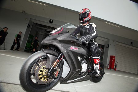 2011 Kawasaki ZX-10R Racebike in Action