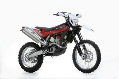 manufacturer 2012 husqvarna lineup review 91133, The TE511 is Husky s biggest dual sport but don t let its name mislead you Its engine displaces an actual 478cc not 510 of them