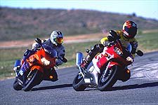 manufacturer year 2000 world supersport shootout 15648, We thought it would be a duel between the Yamaha and Honda We were wrong