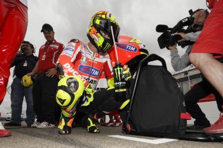 2011 motogp aragon results, Valentino Rossi became the first rider to start a race from pit lane because of the six engine rule