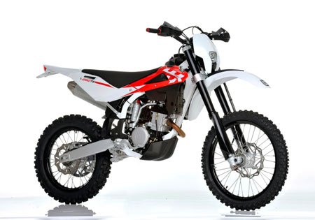 2011 husqvarna tc250 te250 te310 revealed, The TE250 also receives several updates including a larger fuel tank
