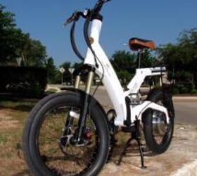 2010 ultramotor a2b metro review, A relaxed upright riding position helps you see over and around cars