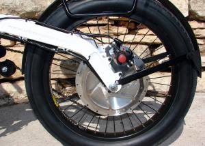 2010 ultramotor a2b metro review, The electric motor is found in the hub of the rear wheel We wish it was a little easier to lock up