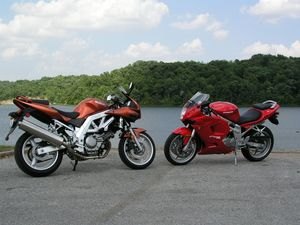 manufacturer hyosung gt650 vs suzuki sv650 14284, An angry face off between two feisty middleweights