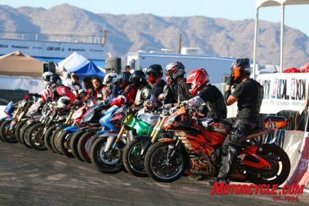 2008 xdl sportbike freestyle championship round 5 phoenix, Riders lining up for the main event