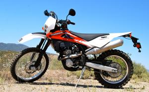 2012 dual sport shootout video motorcycle com, The Husqvarna TE250 is one of the most sophisticated off road ready machines in the 250cc dual sport class