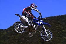2001 yamaha dirtbikes motorcycle com, Doug Dubach flies Yamaha s New YZ250F