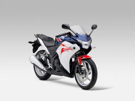 2011 honda cbr250r coming to america, Like its larger CBR siblings the tri color CBR250R will only be available in Europe