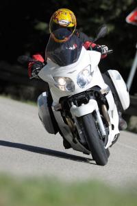 2011 moto guzzi norge 1200 gt8v review motorcycle com, Most of the Norge s power is available early in the rev range