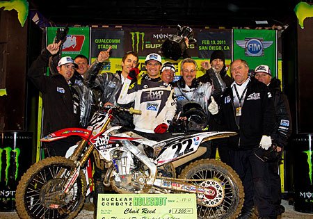 ama sx 2011 san diego results, Chad Reed and the rest of his TwoTwo Motorsports team celebrate their first win of the 2011 season