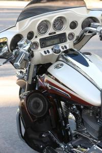 2011 harley davidson cvo street glide review motorcycle com, Six speakers and a standard iPod nano provide a premium audio experience on the road Note also the flush mount filler cap and LED fuel gauge atop the fuel tank