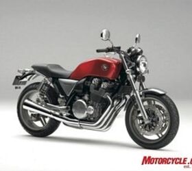 2007 tokyo motor show, Using the same frame and air cooled inline Four as its R brother the CB1100F nails the traditional upright and unfaired look of the successful Japanese machines of the 70s