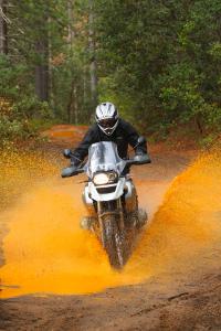 2010 bmw r1200gs and gs adventure review motorcycle com