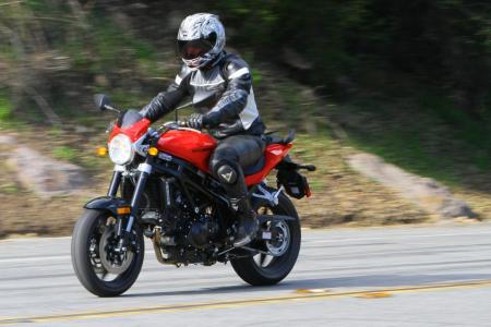 2010 hyosung gt650 review motorcycle com, While the Hyosung GT650 isn t a perfect machine and not many motorcycles are we re willing to forgive its handful of peccadilloes when considering its MSRP offers a worthwhile savings compared to the competition