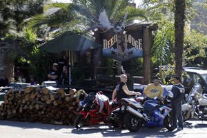 central cali touring, Just outside of Ojai on Maricopa Hwy Hwy 33 the Deer Lodge welcomes road weary bikers with cold libations and wild game They also serve drinks and food