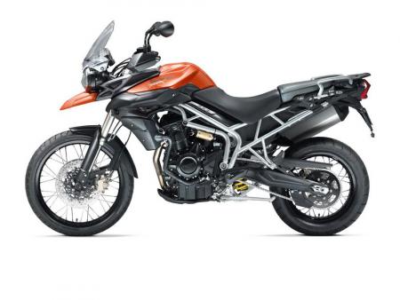 eicma 2010 triumph tiger 800 and 800xc, The suspension on the Triumph Tiger 800XC offers more travel than the suspension on the 800
