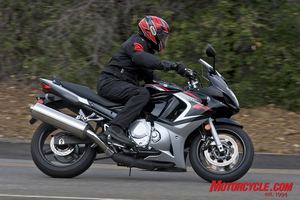 motorcycle com, The new Roadsmart s performance in wet conditions was just as advertised Grip was consistent and predictable Handling remained neutral and stability at higher speeds was excellent