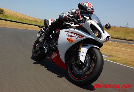 2009 yamaha r1 review motorcycle com, Yamaha s 2009 R1 is ready to do battle against any of its literbike rivals