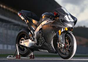 spies tests 2009 yamaha r1, The roar of the 2009 R1 reminded Spies of Yamaha s MotoGP bike the M1