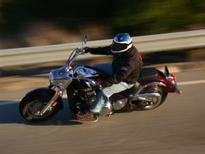 2004 kawasaki vulcan 2000 motorcycle com, 1 2 way through the story and he s still chap free