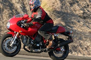 ducati sport 1000s motorcycle com, Warning it may not be the best tourer